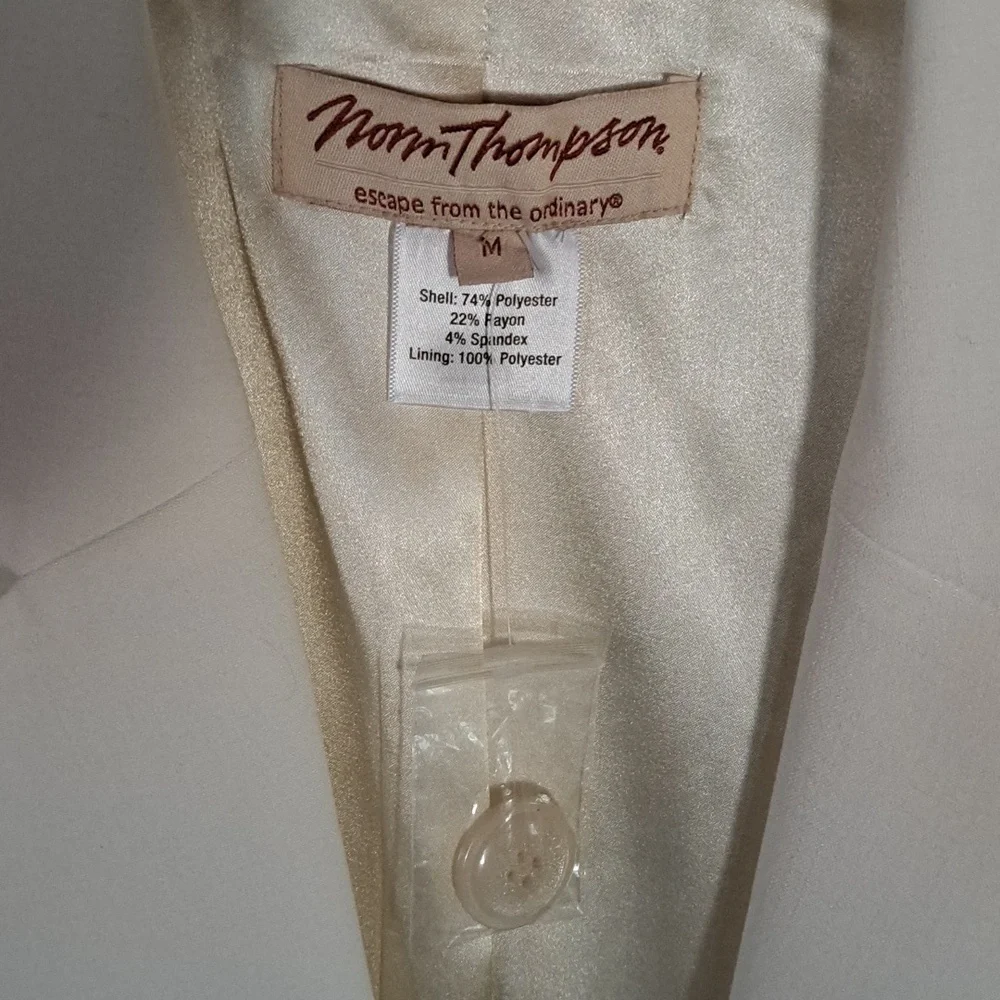 Norm Thompson cream blazer - Picture 2 of 5